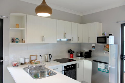 Kingston Beach-House Retreat - Hotel QLD 9
