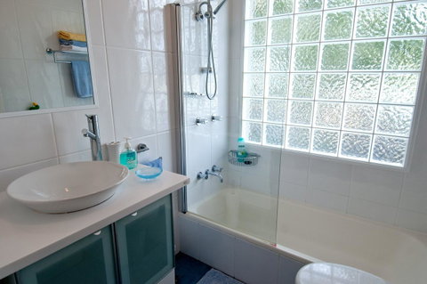 970 Adventure Bay Road - Hotel QLD 12
