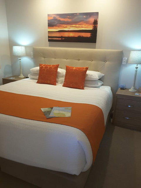 On The Terrace - Hotel QLD 4