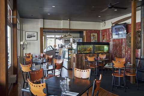 Bushman's Cafe - Hotel QLD 3