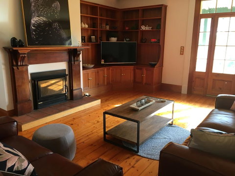 CLAYFIELD HOMESTEAD - Rustic Country Accommodation - Hotel QLD 4