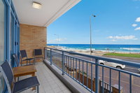 Newcastle Short Stay Apartments - Sandbar Newcastle Beach
