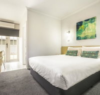 Nightcap at Skyways Hotel - Hotel QLD