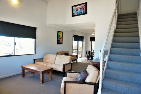Ningaloo Breeze Villa 10 - 3 Bedroom Fully Self-Contained Disabled-Friendly Accommodation - Hotel QLD 1