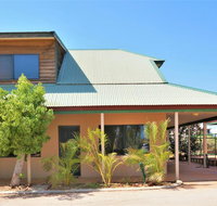 Ningaloo Breeze Villa 5 - 3 Bedroom Fully Self-Contained Holiday Accommodation - Hotel QLD