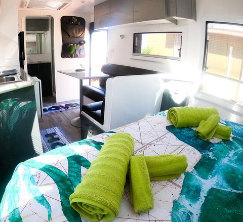 Ningaloo Glamping (caravan Rental Along The Ningaloo Coast) - Hotel QLD 2
