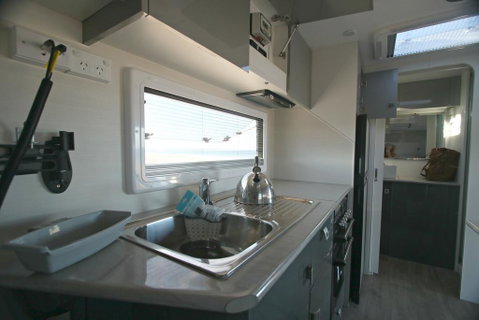 Ningaloo Glamping (caravan Rental Along The Ningaloo Coast) - Hotel QLD 3