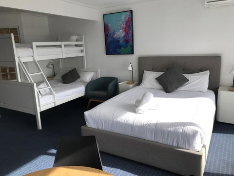 North Pier Hotel - Hotel QLD 3