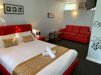 Book Nowa Nowa Accommodation Vacations Hotel QLD Hotel QLD