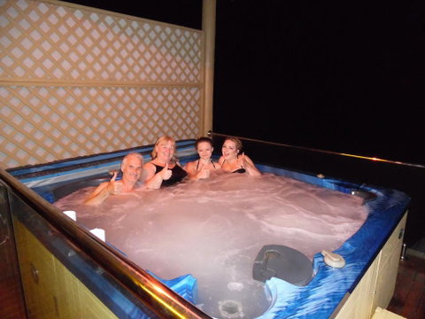 On The Deck @ Shark Bay - Hotel QLD 2