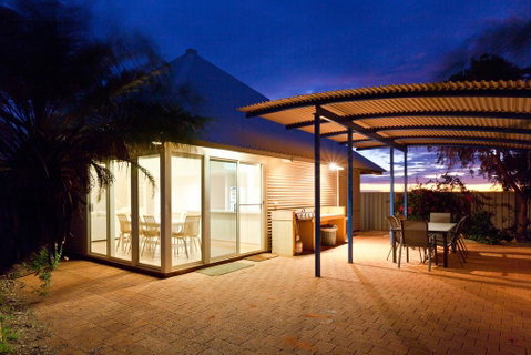 Osprey Holiday Village Unit 105 - Tranquil 3 Bedroom Holiday Villa With A Pool In The Complex - Hotel QLD 2