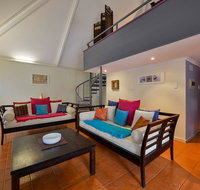 Osprey Holiday Village Unit 112 -Vibrant 3 Bedroom Holiday Villa with a Pool in the Complex - Hotel QLD