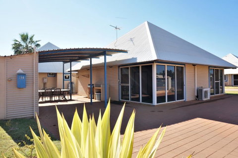 Osprey Holiday Village Unit 114 - Gorgeous 3 Bedroom Holiday Villa With A Pool In The Complex - Hotel QLD 2