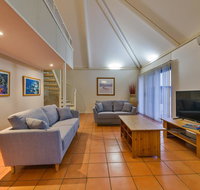 Osprey Holiday Village Unit 123 - Blissful 3 Bedroom Holiday Villa with a Pool in the Complex - Hotel QLD