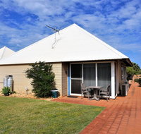Osprey Holiday Village Unit 222-1 Bedroom - Great 1 Bedroom Studio Apartment with a Pool in the Complex - Hotel QLD