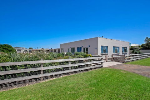 Peterborough House Motel - Hotel QLD 1