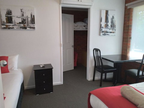 Pevensey Motor Lodge - Hotel QLD 3