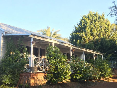 Pool House - Hotel QLD 1