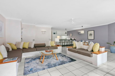 Poolside Apt. In Alamanda Beachfront Resort (41) - Hotel QLD 2