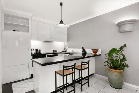 Poolside Apt. In Alamanda Beachfront Resort (55) - Hotel QLD 3