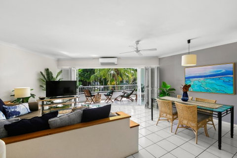 Poolside Apt. In Alamanda Beachfront Resort (56) - Hotel QLD 2