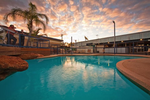 Potshot Hotel Resort - Hotel QLD 0