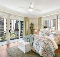 Private Apartment  Surfers Mayfair - Hotel QLD