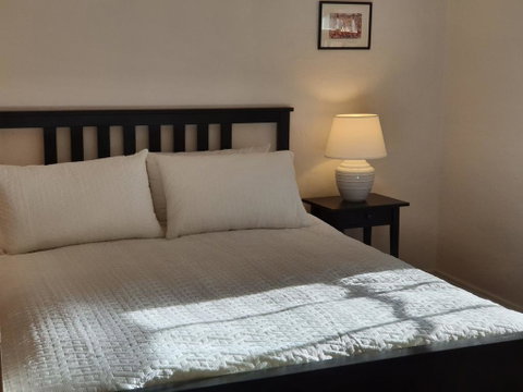 Redruth - 2 Bedroom Cottage Situated In Wandiligong - Hotel QLD 3