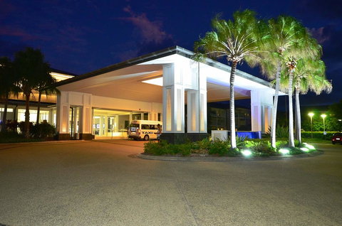 RESORT ON THE BEACH 2214/2215 - Hotel QLD 3