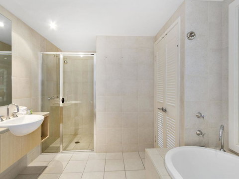 RESORT ON THE BEACH 6310 - TOP FLOOR - Hotel QLD 2