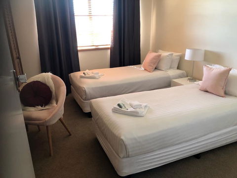 Robin Hill Views - Hotel QLD 1