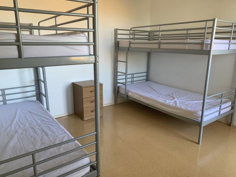 Roey Backpackers And Party Bar - Hotel QLD 1