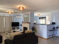 Book Kingscote Accommodation Vacations Hotel QLD Hotel QLD