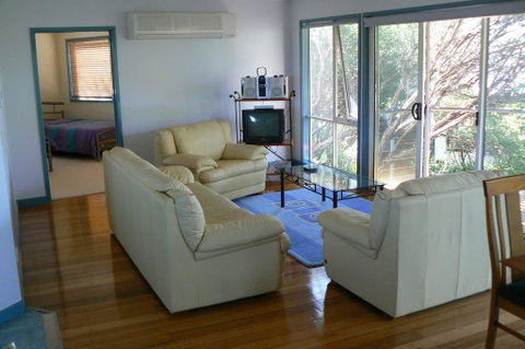 Sandy Point Beach Escape 1 Bedroom Apartment - Hotel QLD 3