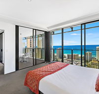 SeaBreeze Holidayz on Cavill Ocean View - Hotel QLD