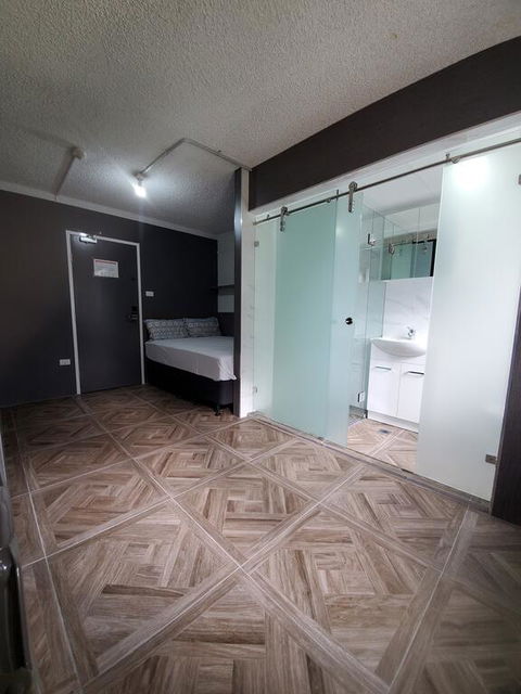 Seranin Bathurst - Hotel QLD 1