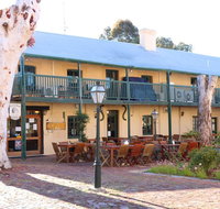 Settlers House - Hotel QLD