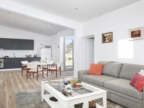 Somerton Barn - Rural Tranquility & Country Comfort - Hotel QLD 1