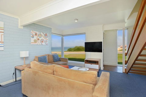 South Seas Beachfront Apartments - Hotel QLD 3