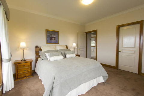 Stay Bathurst - Hotel QLD 0