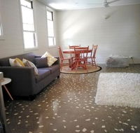 Stranded Nowhere to Stay Sanitised Apartment Sleeps 4 Netflix Wifi Pool - Hotel QLD