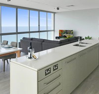 Stunning Views Air On BroadbeachWine Wifi Parking - Hotel QLD