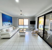 STYLISH RESIDENCE LARGE PRIVATE YARD - CLOSE TO DREAMWORLD - Hotel QLD