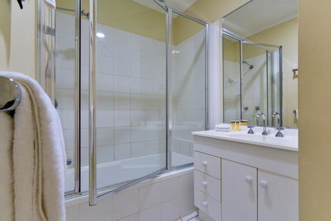 Sunset Waters Apartments - Hotel QLD 3