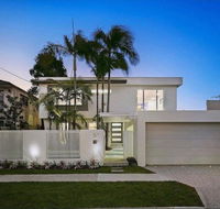 Surfers Paradise Holiday Home Almalfi Drive - Hotel QLD