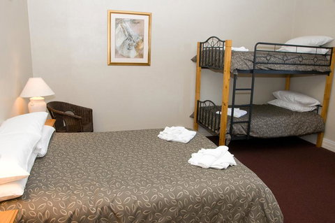 The Alpine Hotel - Hotel QLD 2