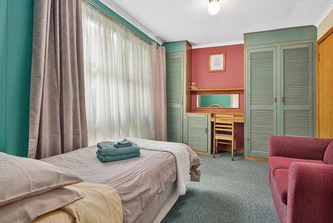 Green Views - Hotel QLD 1