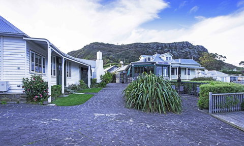 Touchwood Cottages - Hotel QLD 4