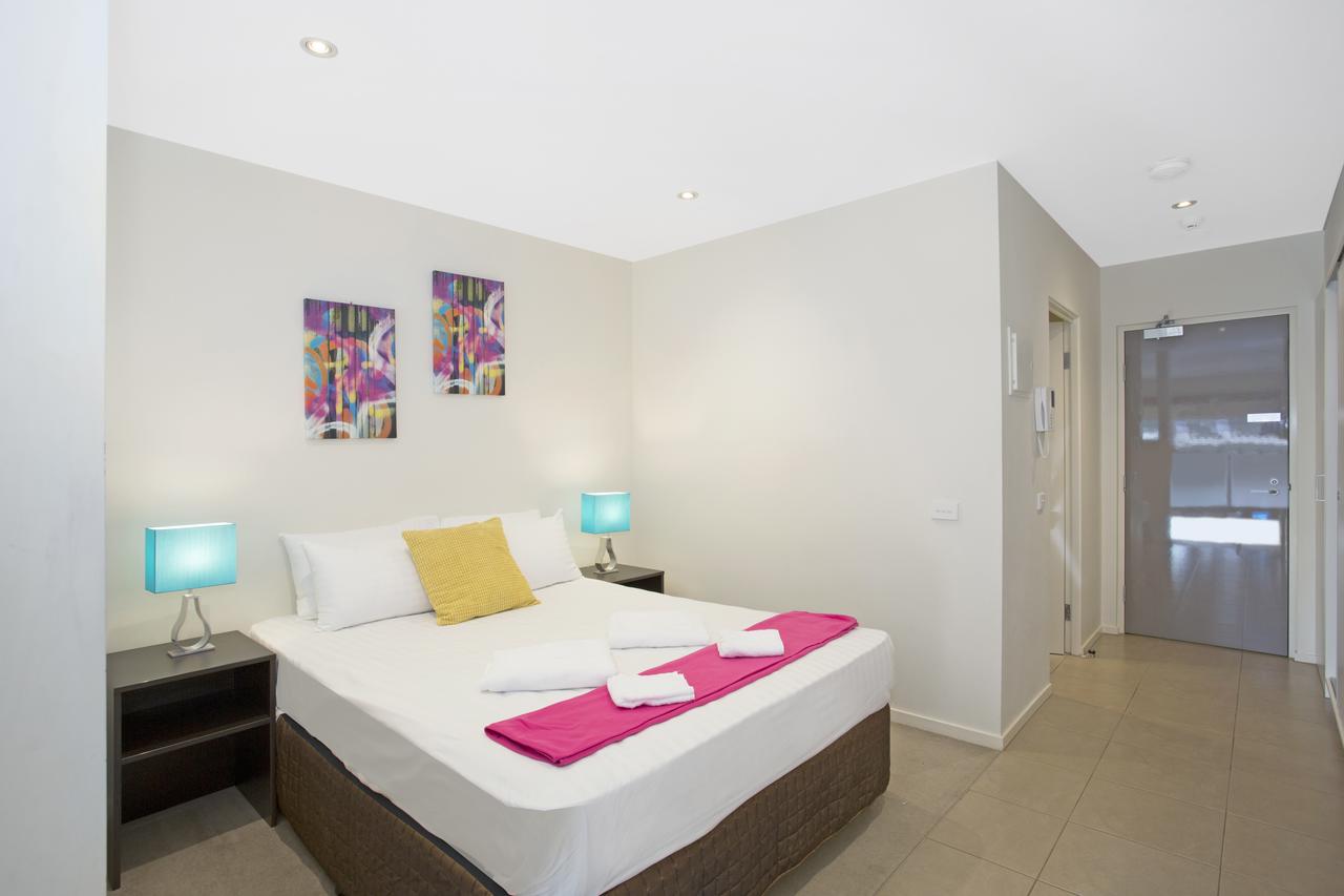 Glen Waverley VIC Hotel QLD