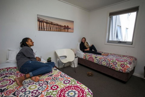 The Island Accommodation - Hotel QLD 3